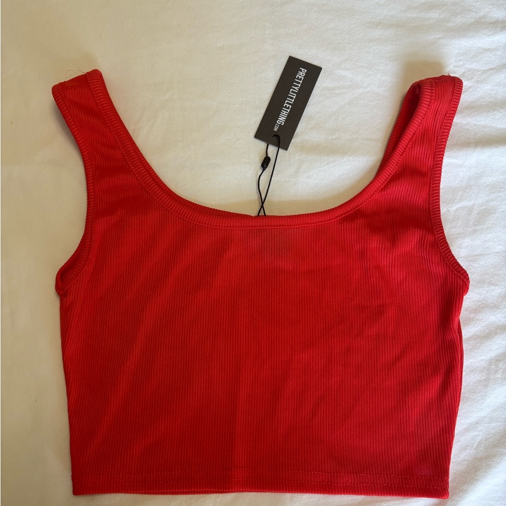 PrettyLittleThing Red Ribbed Crop Top - Picture 1 of 2